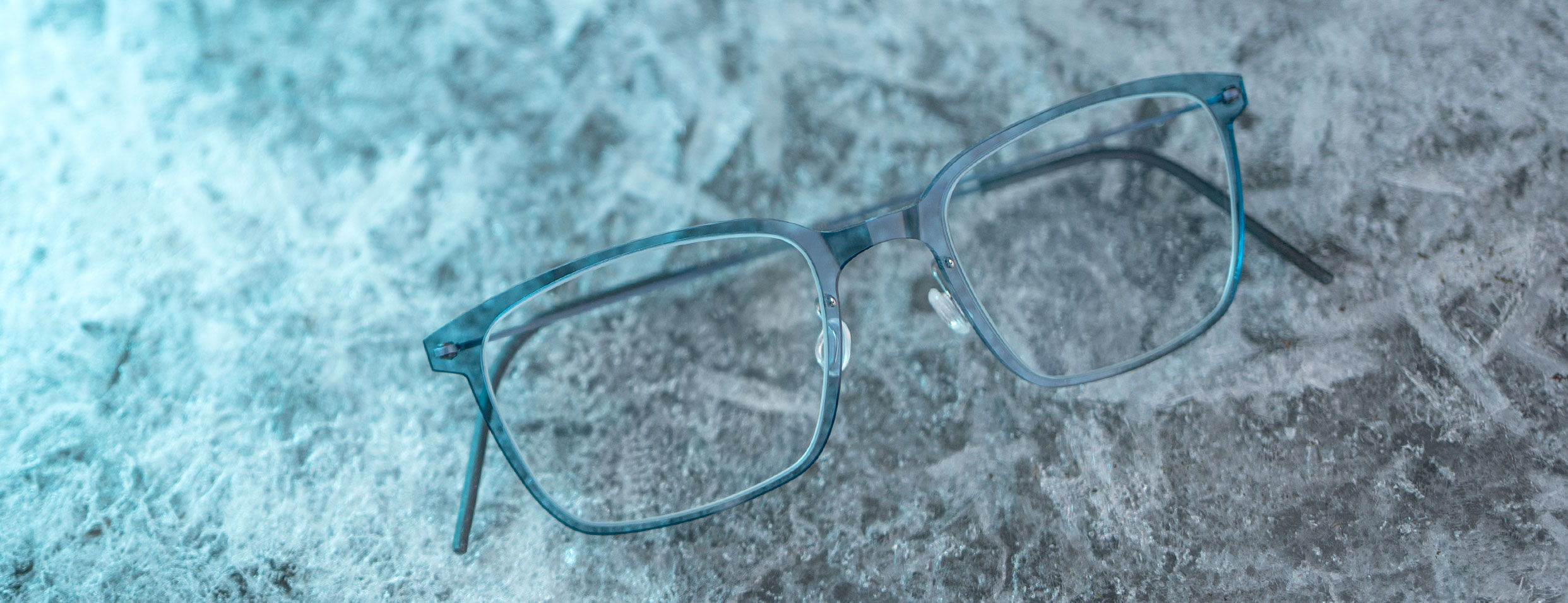 LINDBERG n.o.w. titanium, Modell 6522 C08 25, eckige Brille mit Acetatfassung in Transparent-Blau