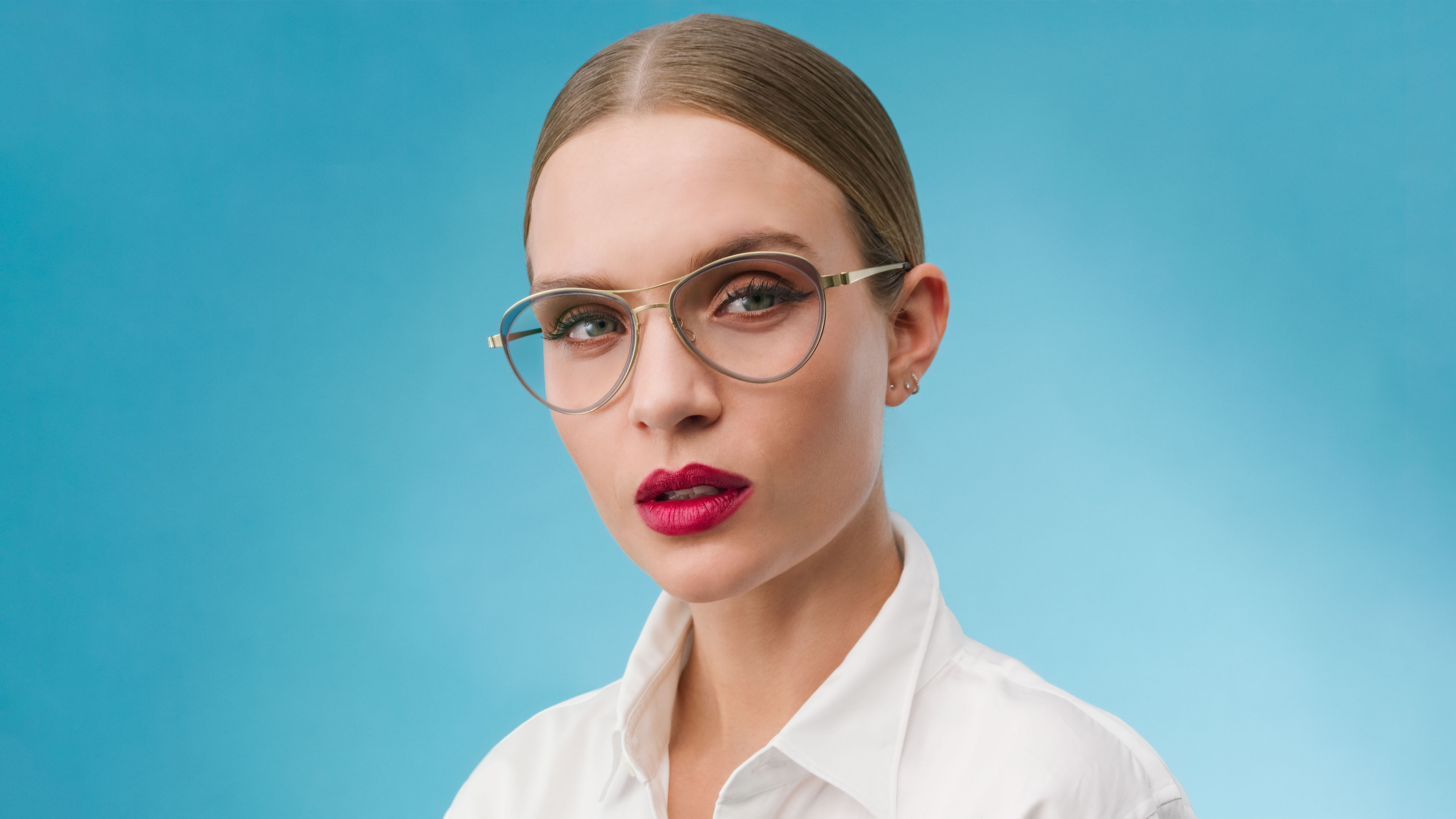 LINDBERG strip titanium women’s cat-eye acetate glasses in model 9746 with polished gold colour PGT