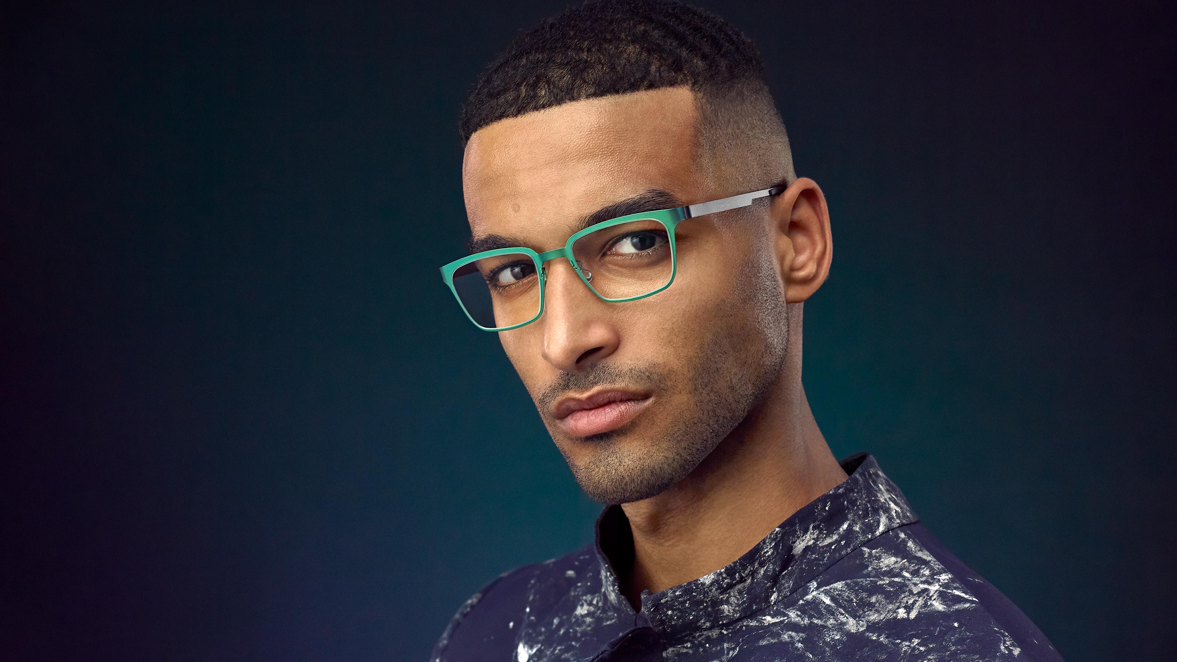 Men’s rectangle shape glasses in Model 9627 with green colour U9 from LINDBERG strip titanium collection