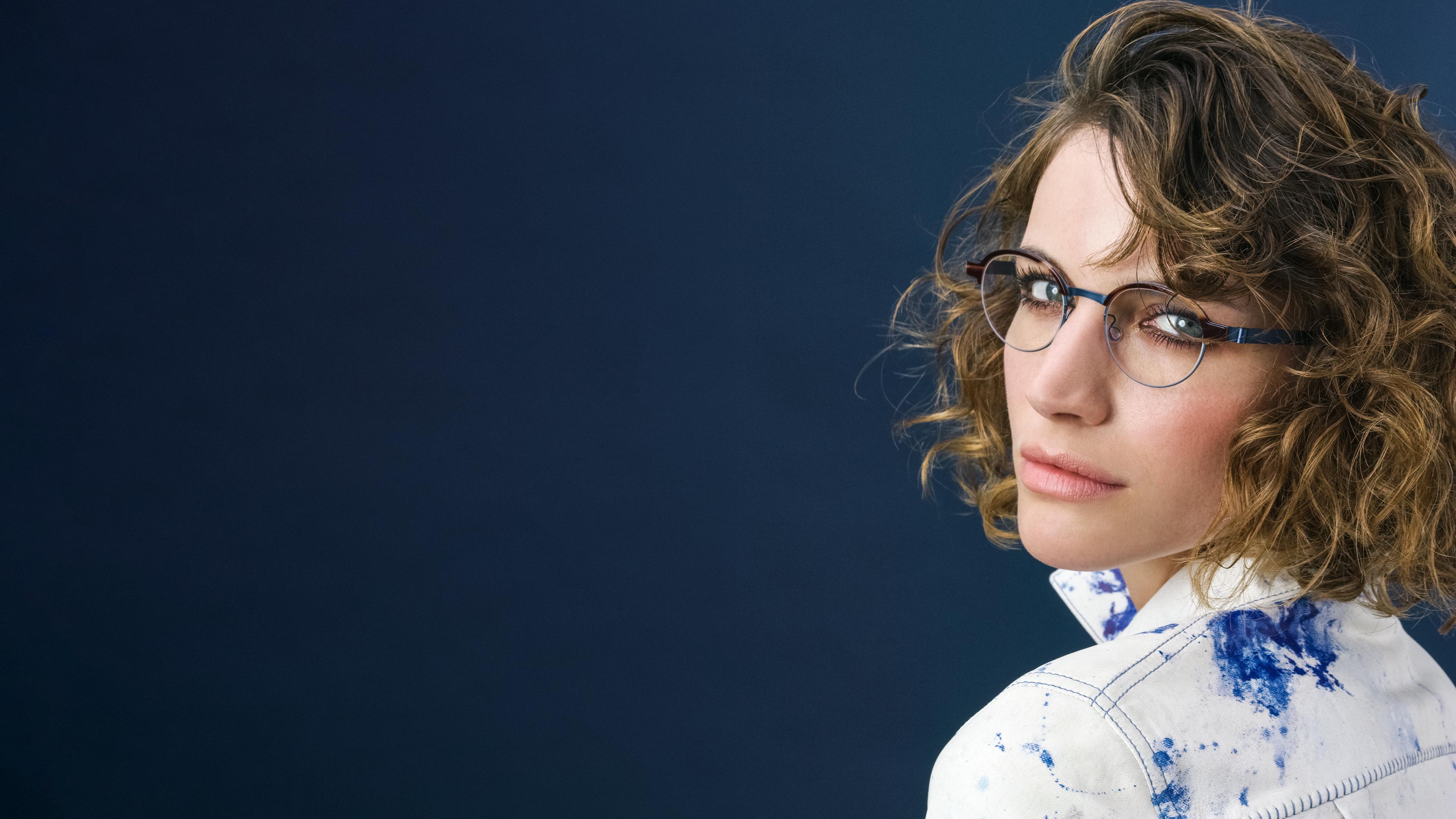 Women’s round acetate glasses in Strip titanium model 9840