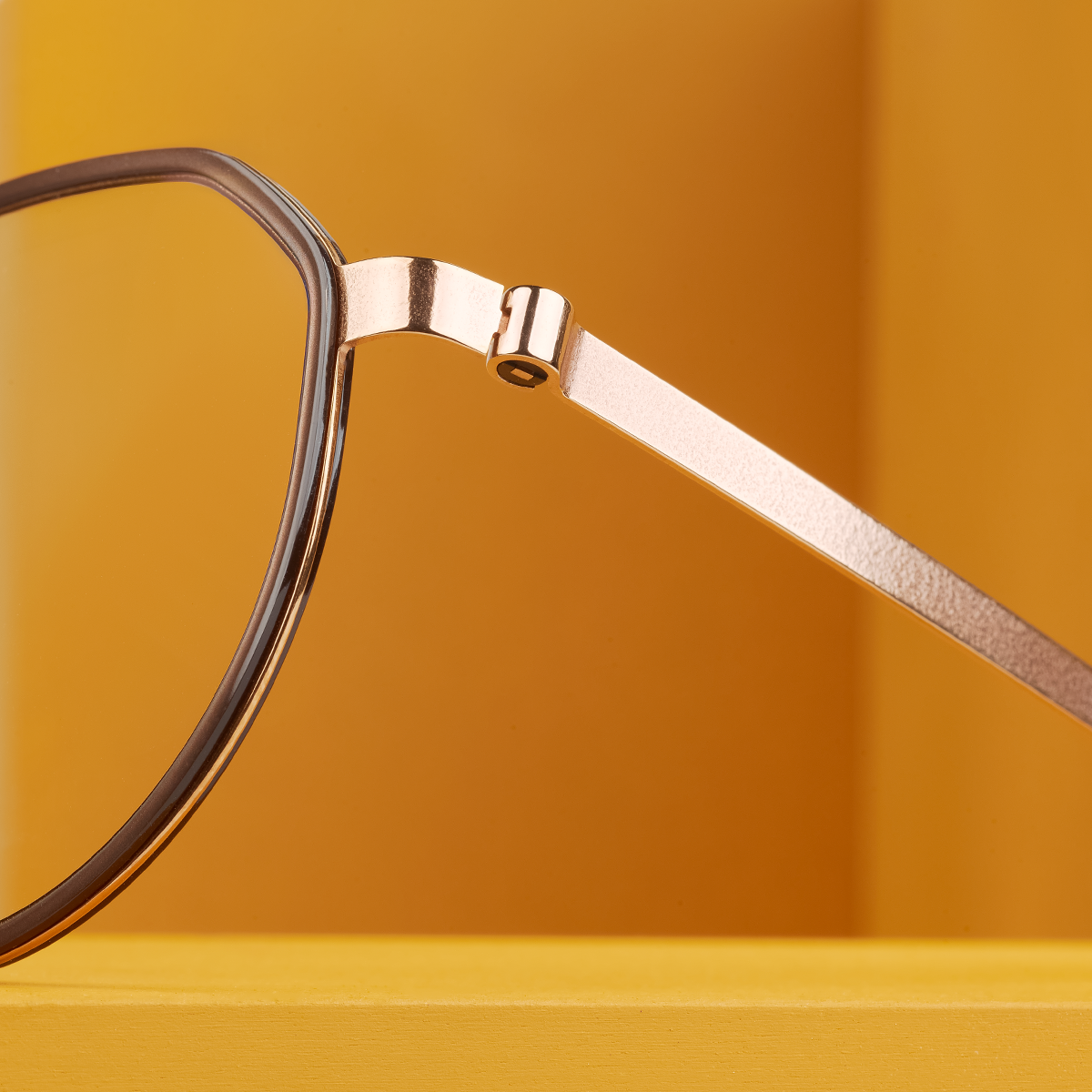 Detail of LINDBERG strip titanium 9745 aviator shape glasses hinge with inner acetate rim